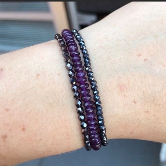 Coon charm beaded stretch bracelet - Picture 7 of 12